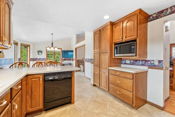 $1,999,000 | N1100 Wood Lane, Pulaski, WI 54162