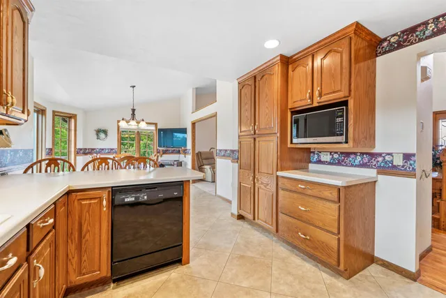 $1,999,000 | N1100 Wood Lane, Pulaski, WI 54162