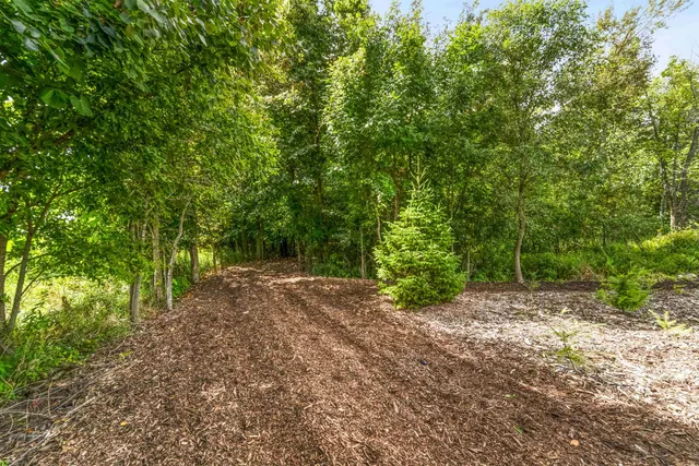 $1,999,000 | N1100 Wood Lane, Pulaski, WI 54162