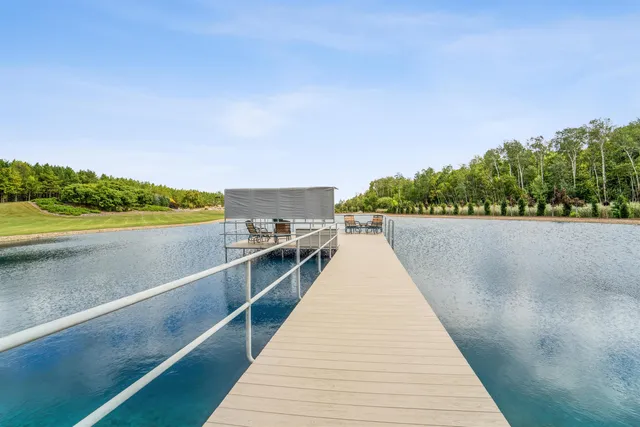 $1,999,000 | N1100 Wood Lane, Pulaski, WI 54162