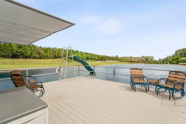 $1,999,000 | N1100 Wood Lane, Pulaski, WI 54162