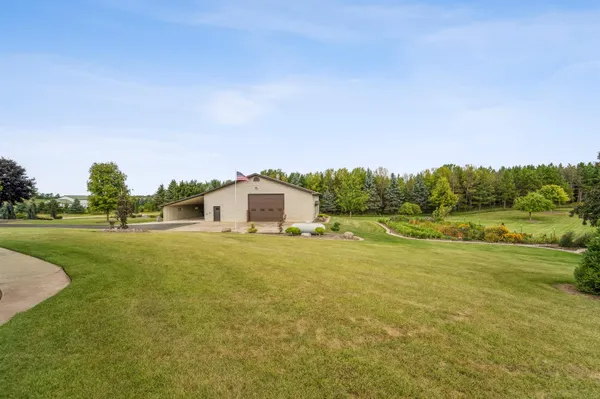 $1,999,000 | N1100 Wood Lane, Pulaski, WI 54162