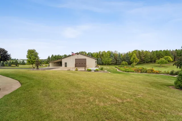 $1,999,000 | N1100 Wood Lane, Pulaski, WI 54162