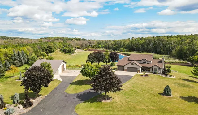 $1,999,000 | N1100 Wood Lane, Pulaski, WI 54162