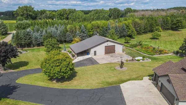 $1,999,000 | N1100 Wood Lane, Pulaski, WI 54162