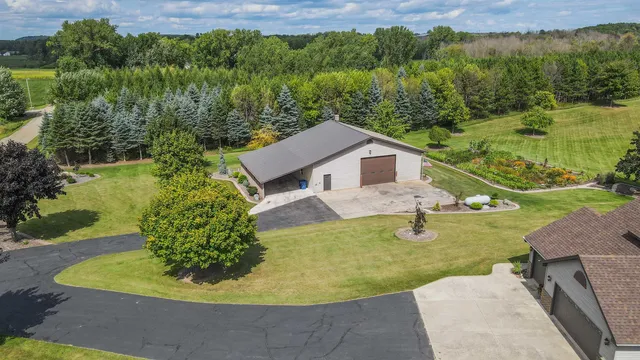 $1,999,000 | N1100 Wood Lane, Pulaski, WI 54162