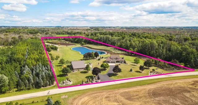 $1,999,000 | N1100 Wood Lane, Pulaski, WI 54162