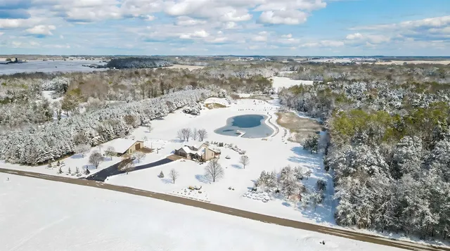 $1,999,000 | N1100 Wood Lane, Pulaski, WI 54162