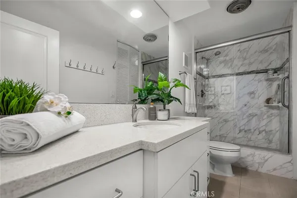 $5,900 | 531 Esplanade, Unit 714, Redondo Beach, CA 90277