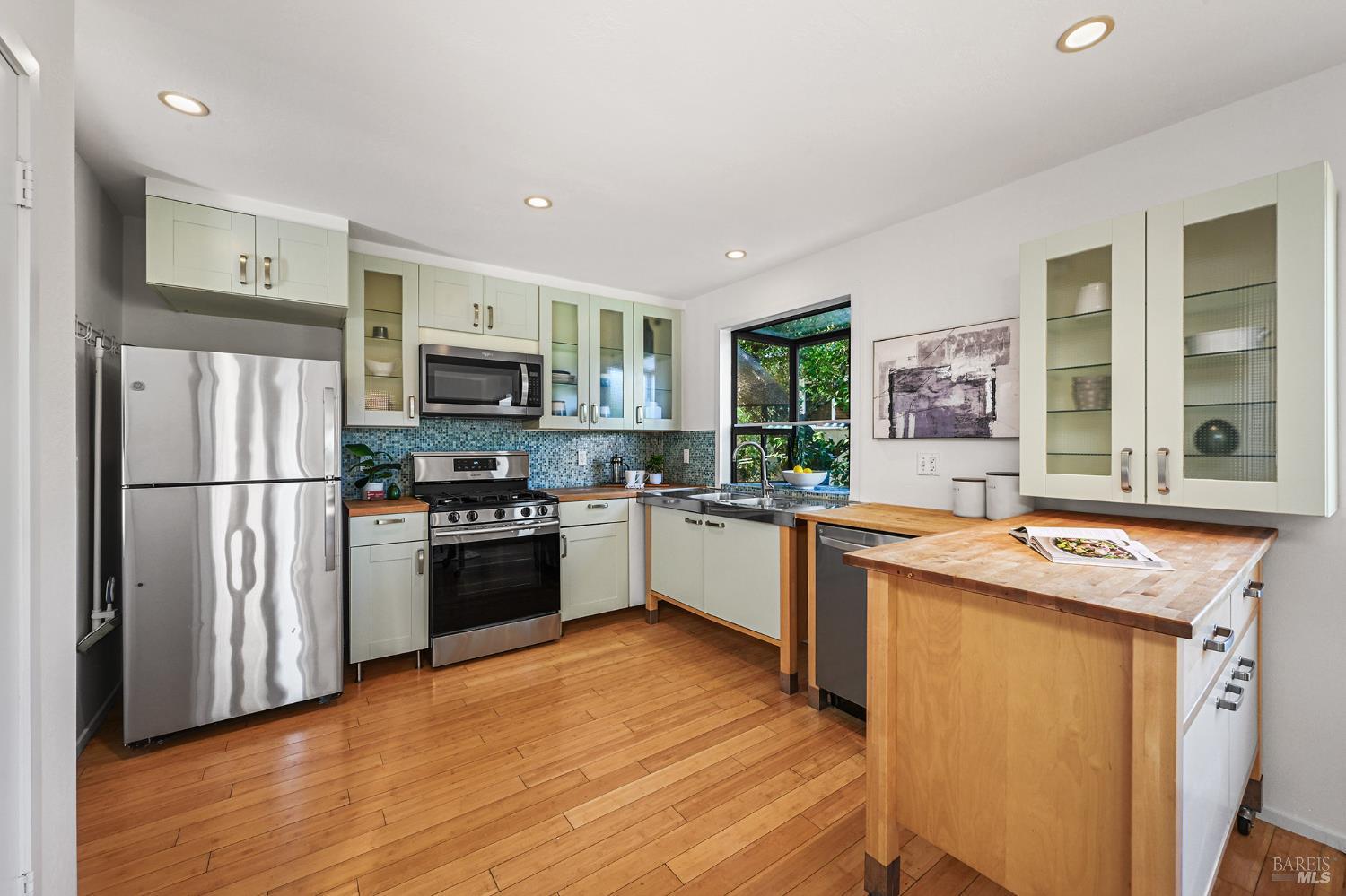 37 Manzanita Road Fairfax, CA 94930 - Photo 14 of 61