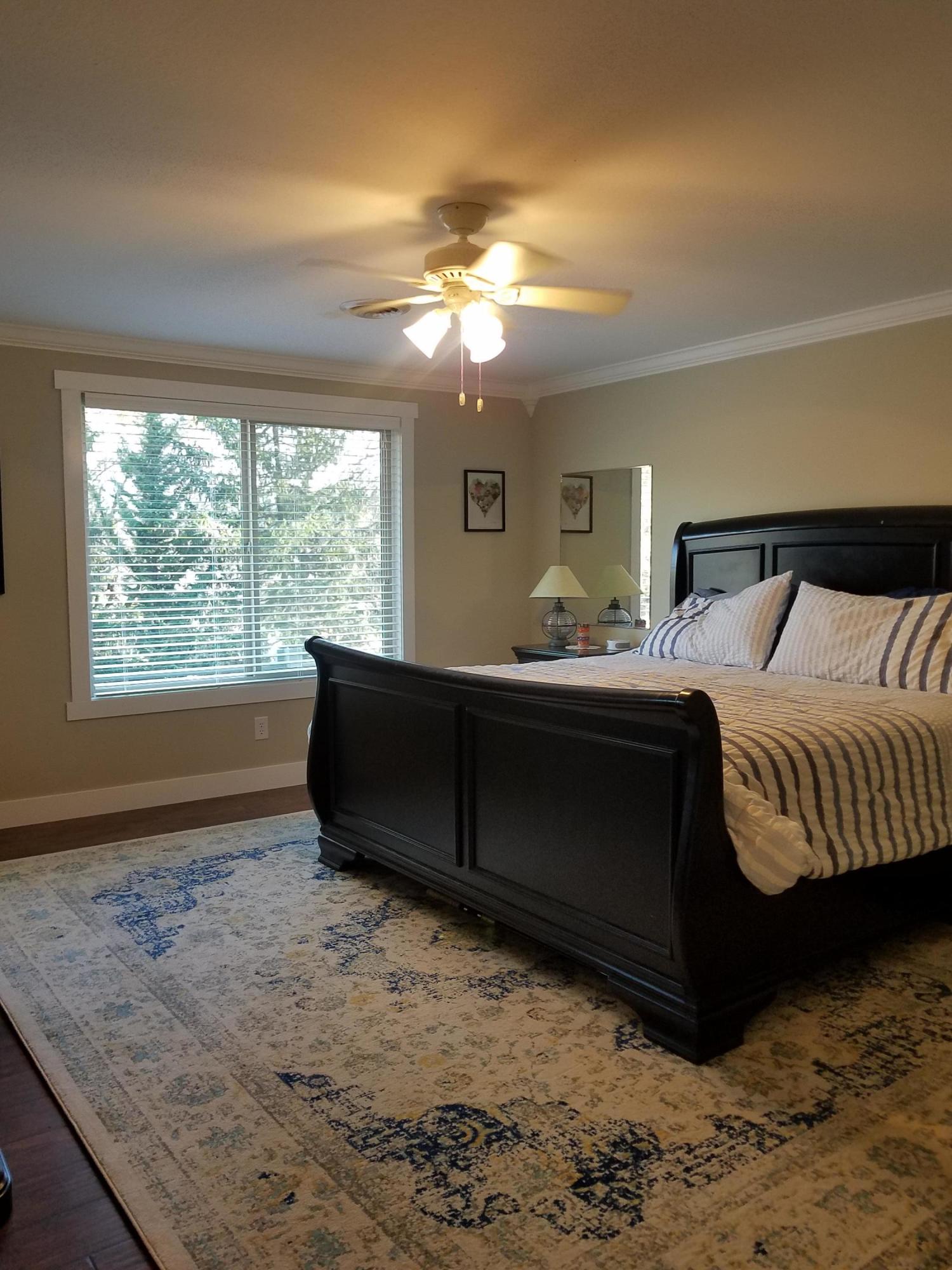 7837 Colonial Way Central Point, OR 97502 - Photo 11 of 25 20210107_143919