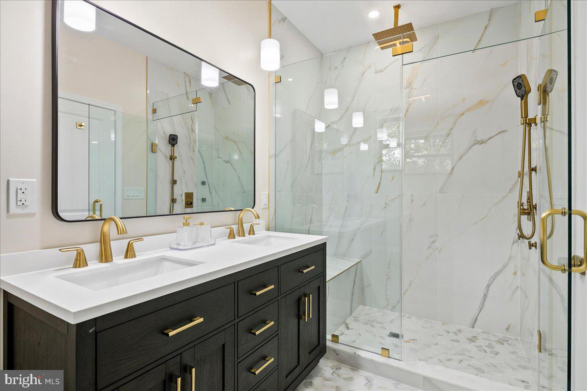 16708 Cashell Road Rockville, MD 20853 - Photo 55 of 105 Primary bath on main level