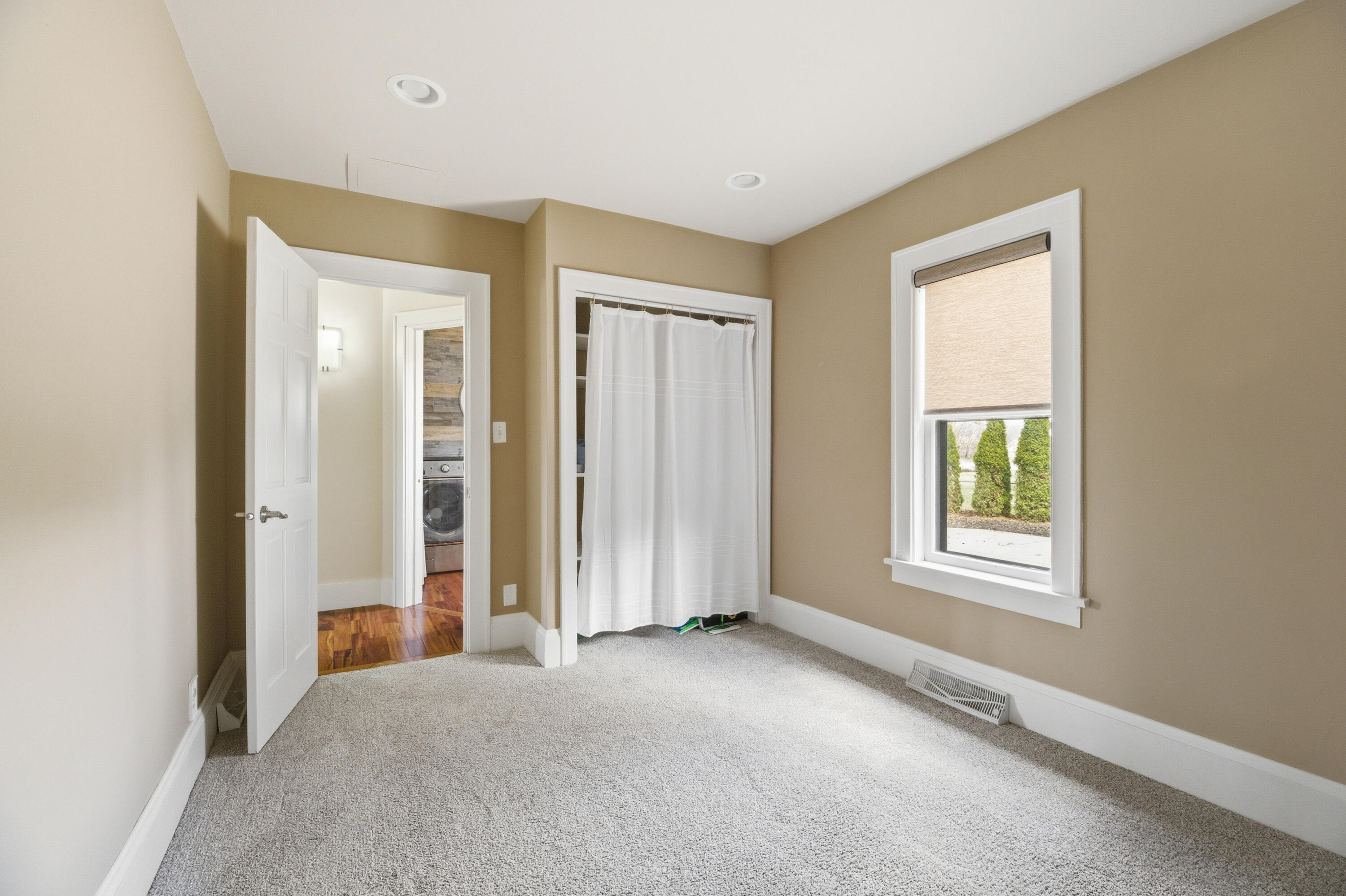 1881 West Main Street Little Chute, WI 54911 - Photo 11 of 78 Photo-9