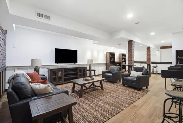 $697,900 | 1881 West Main Street, Little Chute, WI 54911