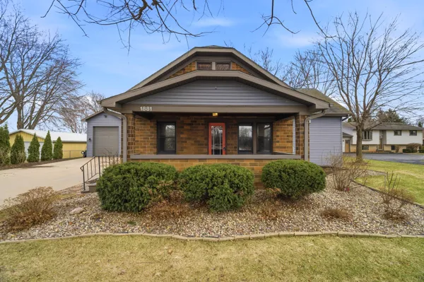 $697,900 | 1881 West Main Street, Little Chute, WI 54911