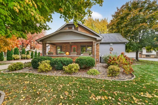 $697,900 | 1881 West Main Street, Little Chute, WI 54911