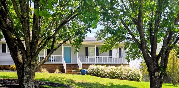$312,900 | 829 White Oak Hill Drive, Seneca, SC 29678