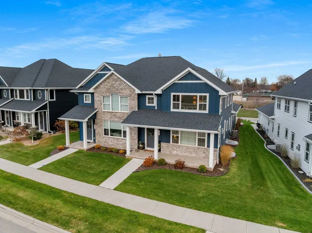 $550,000 | 634 Olive Tree Drive, Green Bay, WI 54313