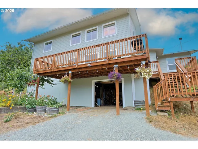 $795,000 | 58894 Old Railroad Grade Road, Coquille, OR 97423