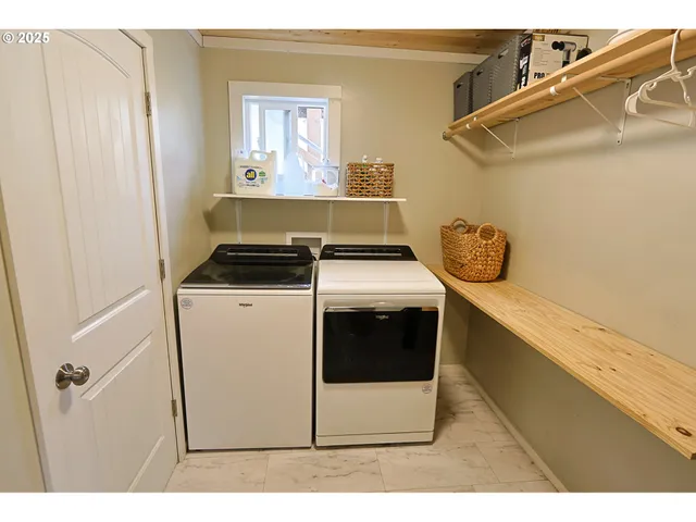 $795,000 | 58894 Old Railroad Grade Road, Coquille, OR 97423