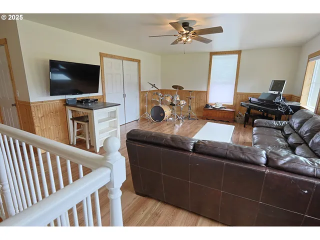 $795,000 | 58894 Old Railroad Grade Road, Coquille, OR 97423