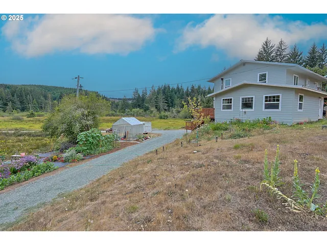 $795,000 | 58894 Old Railroad Grade Road, Coquille, OR 97423