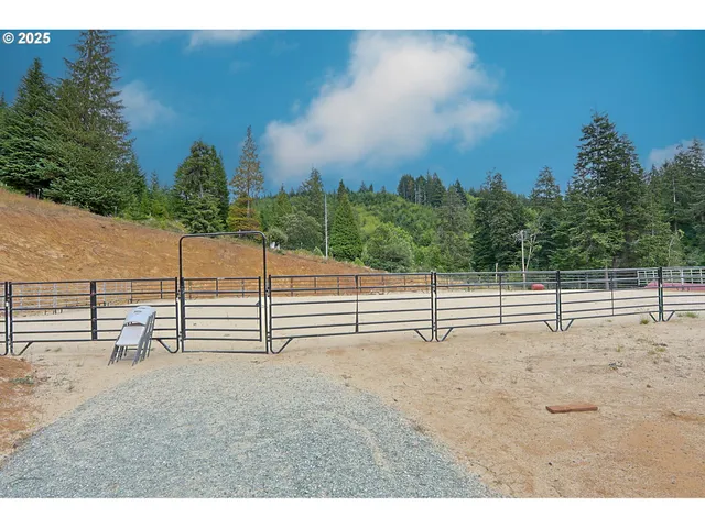 $795,000 | 58894 Old Railroad Grade Road, Coquille, OR 97423