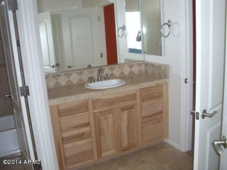1639 West Irvine Road Phoenix, AZ 85086 - Photo 38 of 61 Jack N Jill Bath 1