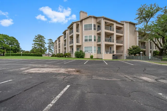 $299,900 | 12800 Melville Drive, Unit B207, Montgomery, TX 77356