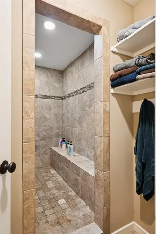 $545,000 | 2210 Northeast 111th Street, Kansas City, MO 64155