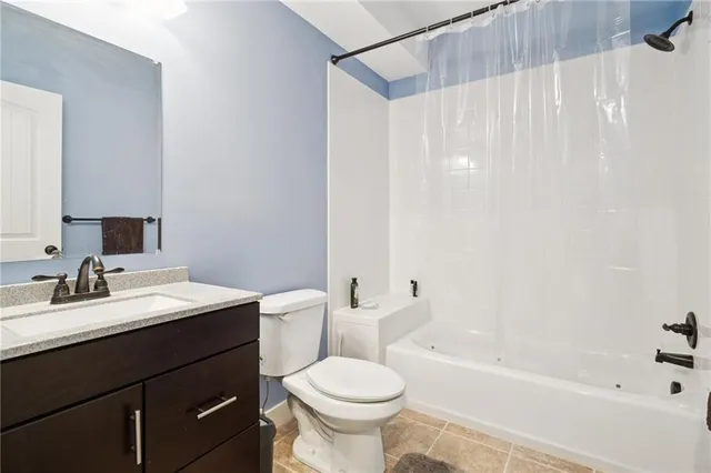 $545,000 | 2210 Northeast 111th Street, Kansas City, MO 64155