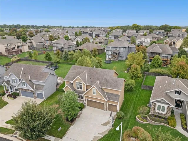 $545,000 | 2210 Northeast 111th Street, Kansas City, MO 64155