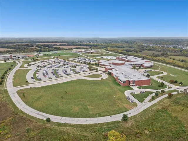 $545,000 | 2210 Northeast 111th Street, Kansas City, MO 64155