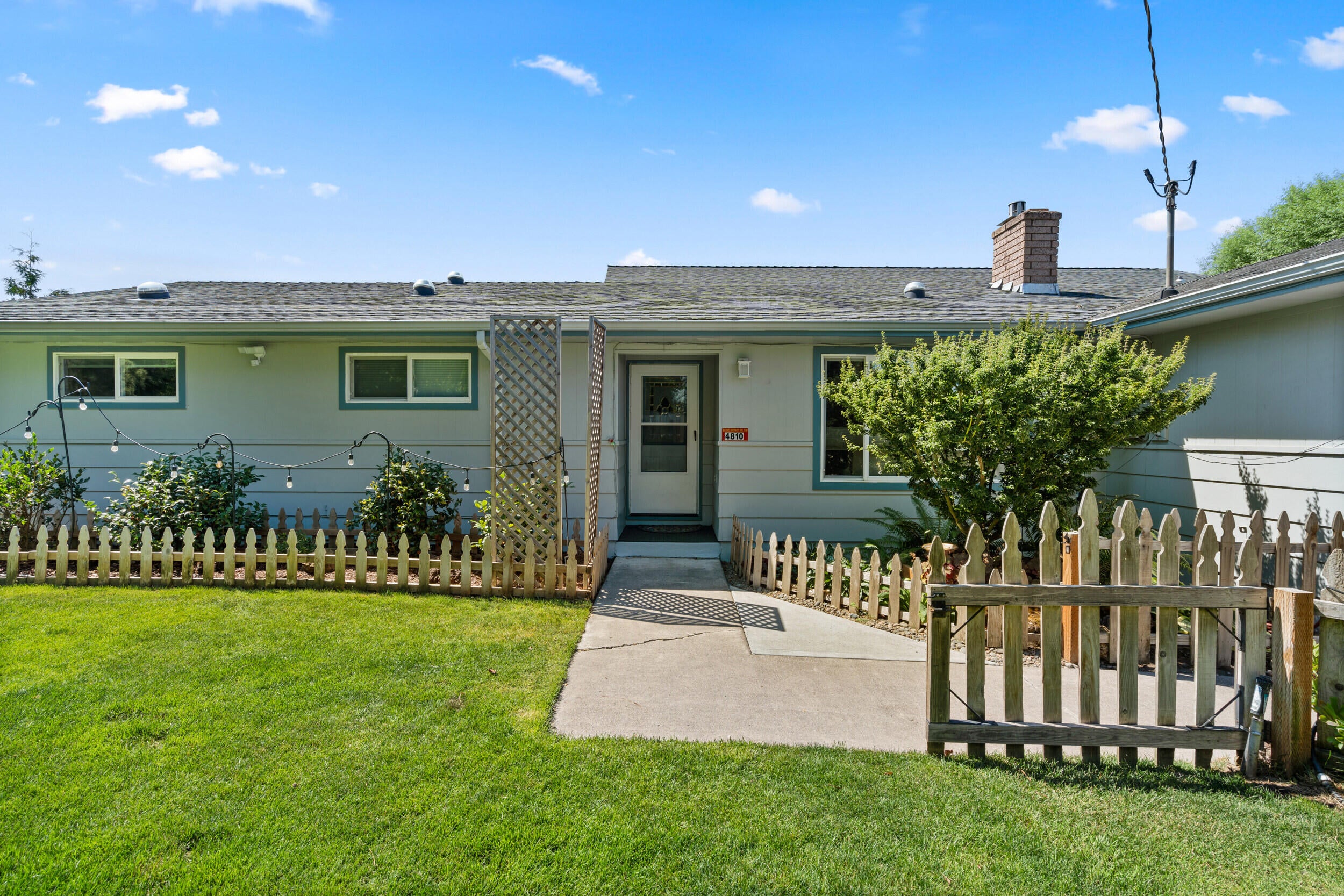 4810 Fern Valley Road Medford, OR 97504 - Photo 5 of 72 4810 fern valley rd, phoenix-03