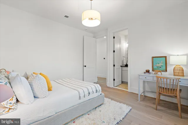 $2,985,000 | 14 West Bellefonte Avenue, Alexandria, VA 22301