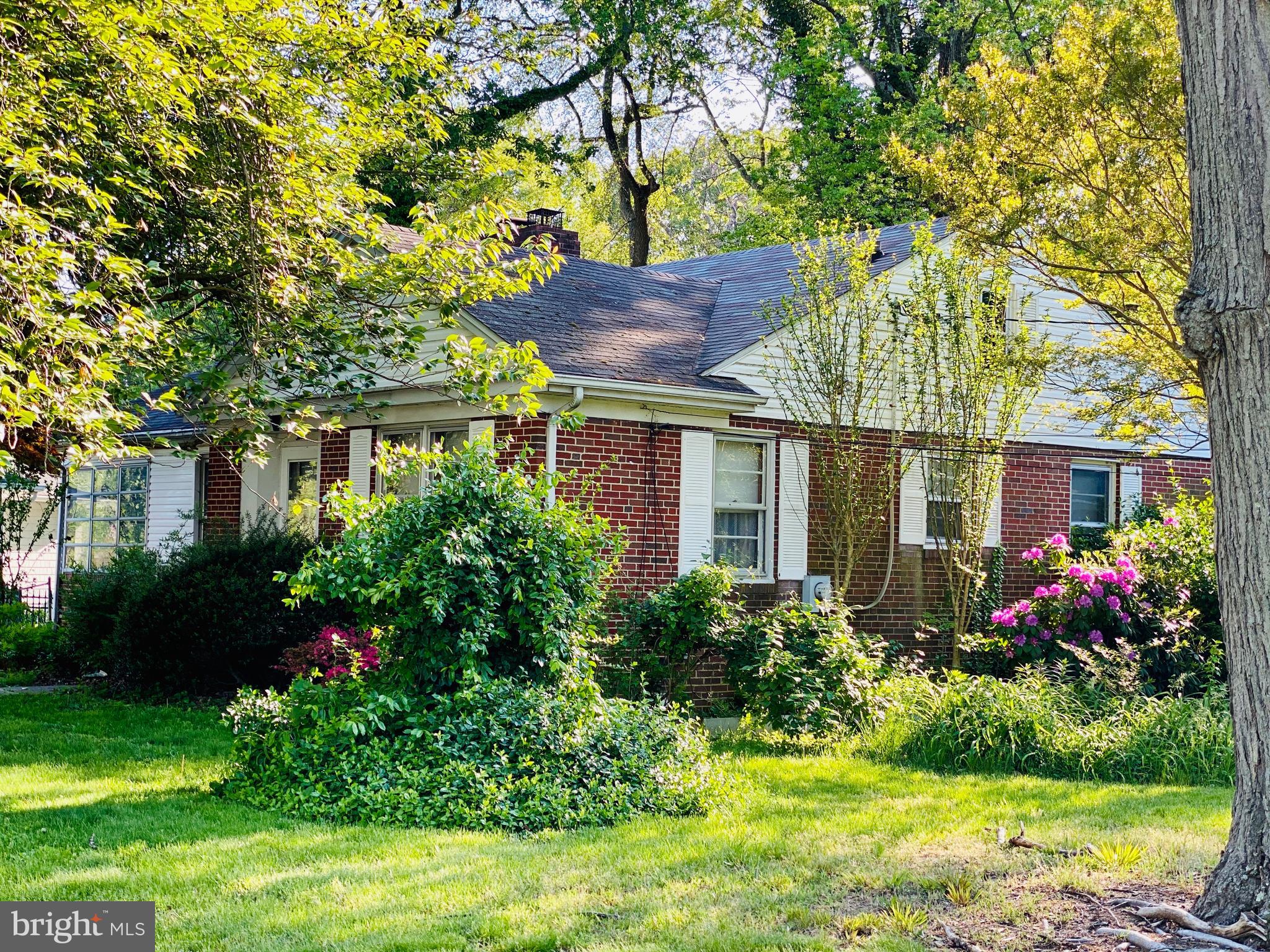 3 Beach Road Severna Park, MD 21146 - Photo 1 of 12 Cute home on 1/2 acre lot!