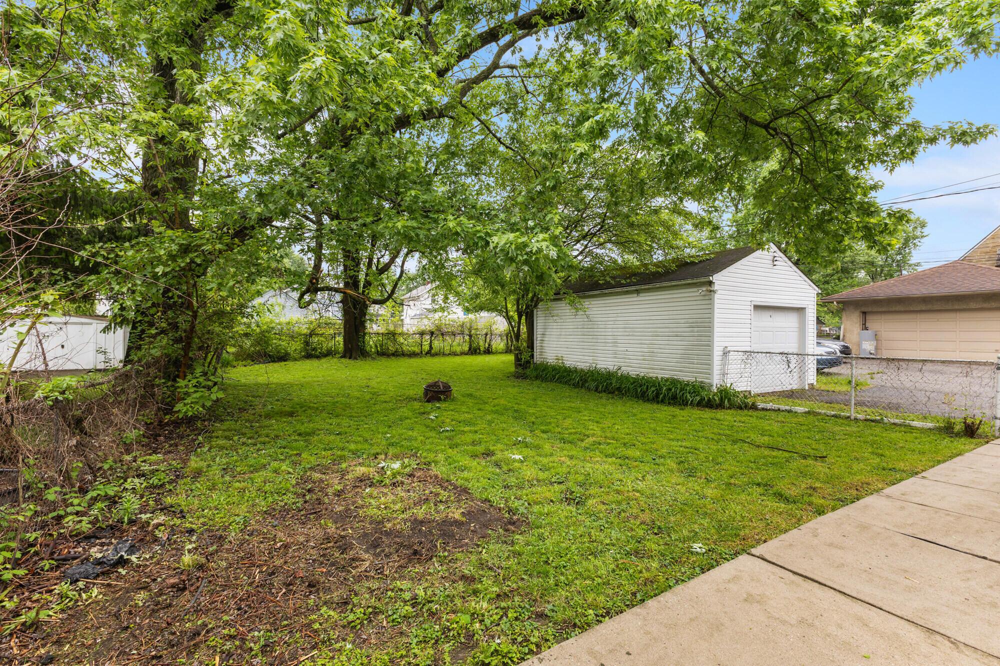 2195 Ferris Road Columbus, OH 43224 - Photo 18 of 19 28_a24a8852