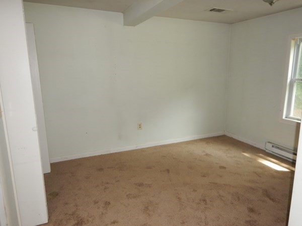 23 Vincent Street Springfield, MA 01129 - Photo 11 of 20