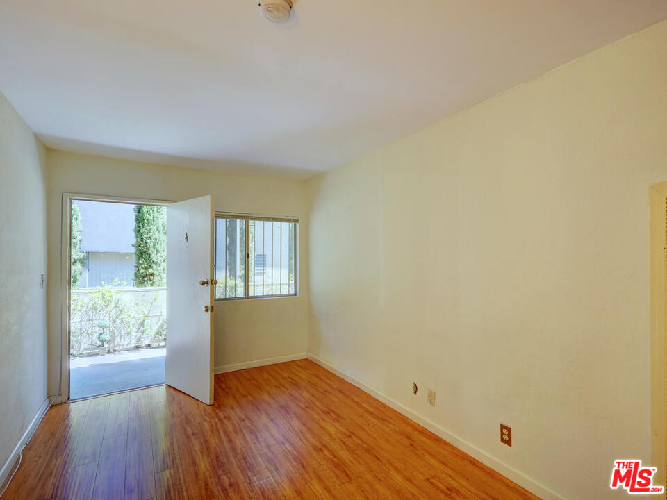 1540 North Fuller Avenue, Unit 4 Los Angeles, CA 90046 - Photo 5 of 8