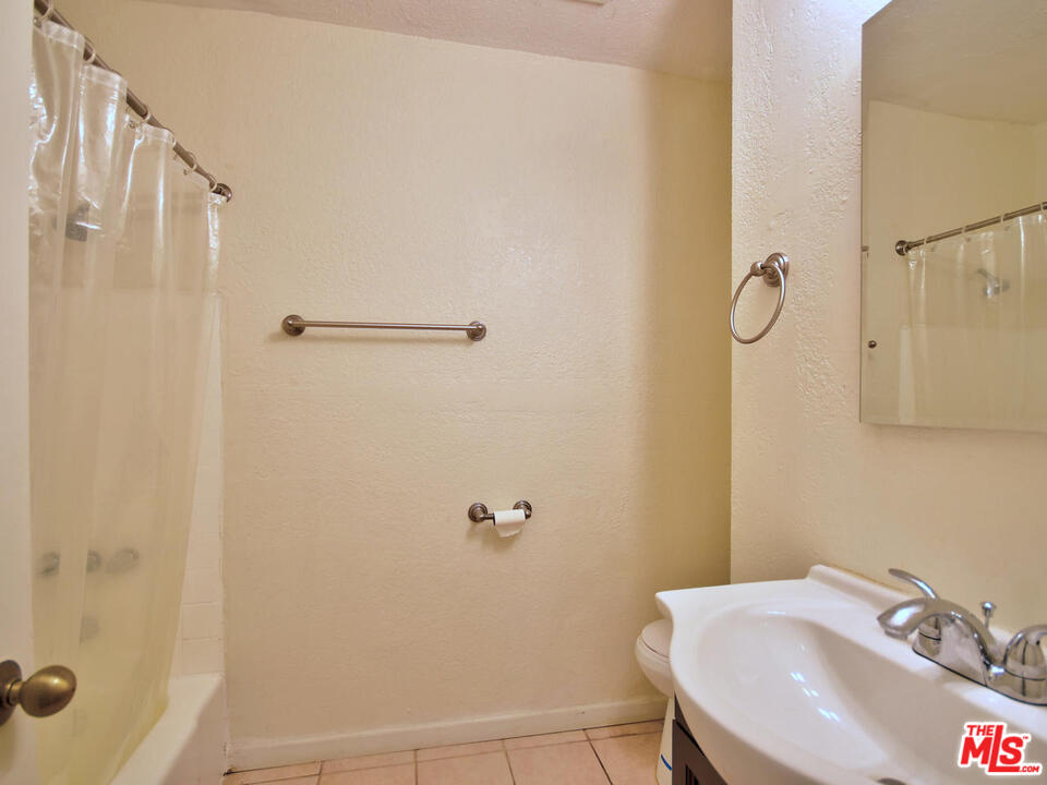 1540 North Fuller Avenue, Unit 4 Los Angeles, CA 90046 - Photo 6 of 8