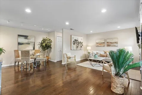 $695,000 | 631-631 Centre Court, Alameda, CA 94502