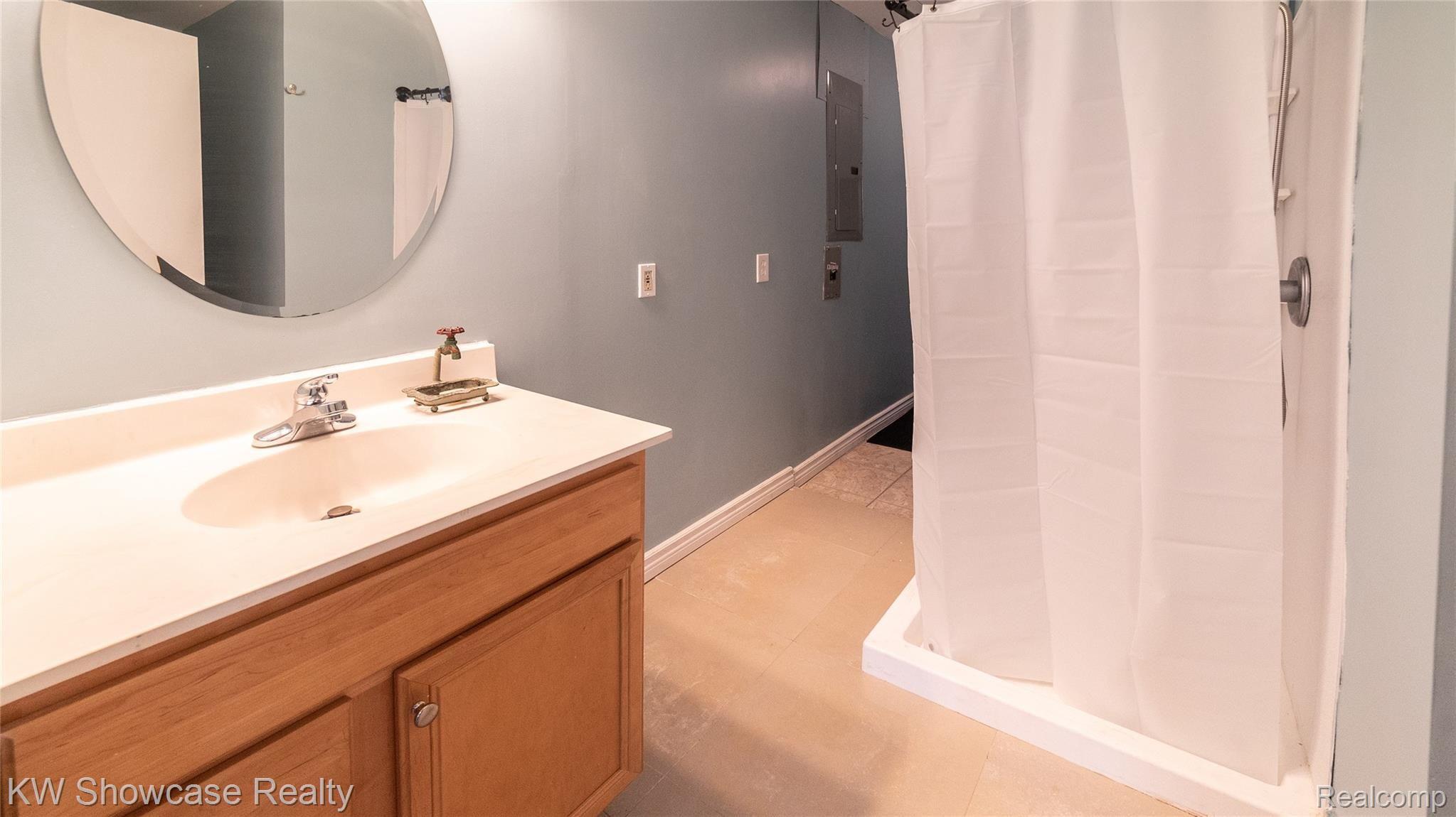 1770 Henbert Road West Bloomfield, MI 48324 - Photo 11 of 22 DSC09416.jpg