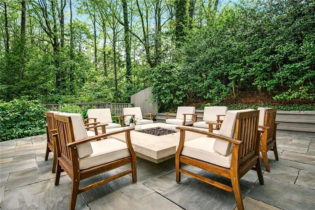 3897 Powers Ferry Road Northwest Atlanta, GA 30342 - Photo 28 of 37