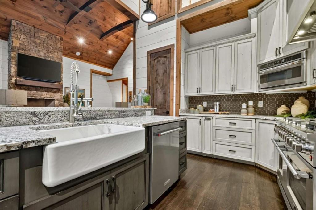 66 Rome Point Blue Ridge, GA 30513 - Photo 22 of 96 Gallery Image 22