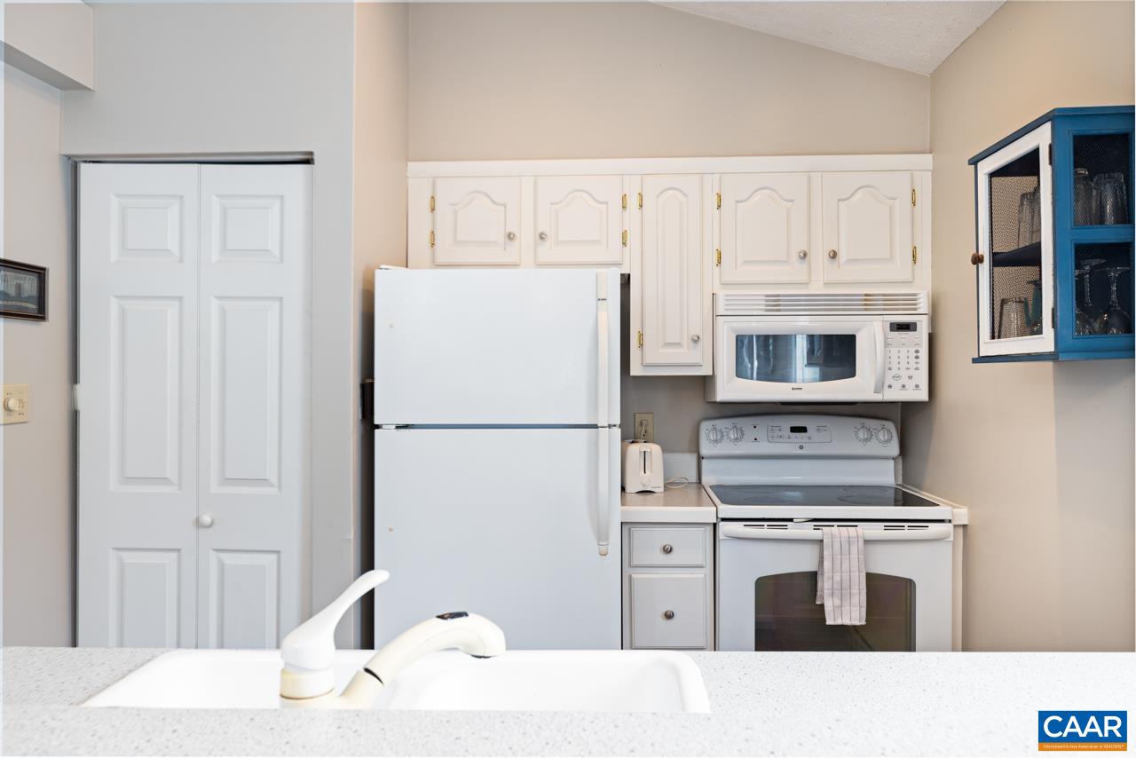 2218 Tanners Ridge Roseland, VA 22967 - Photo 11 of 19 Gallery Image 11