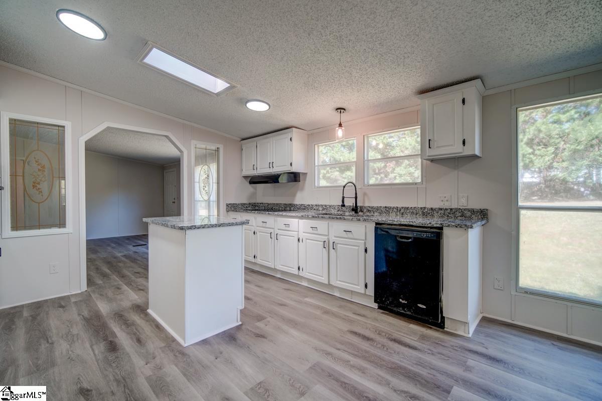 340 Henderson Road Easley, SC 29642 - Photo 13 of 30 Gallery Image 13