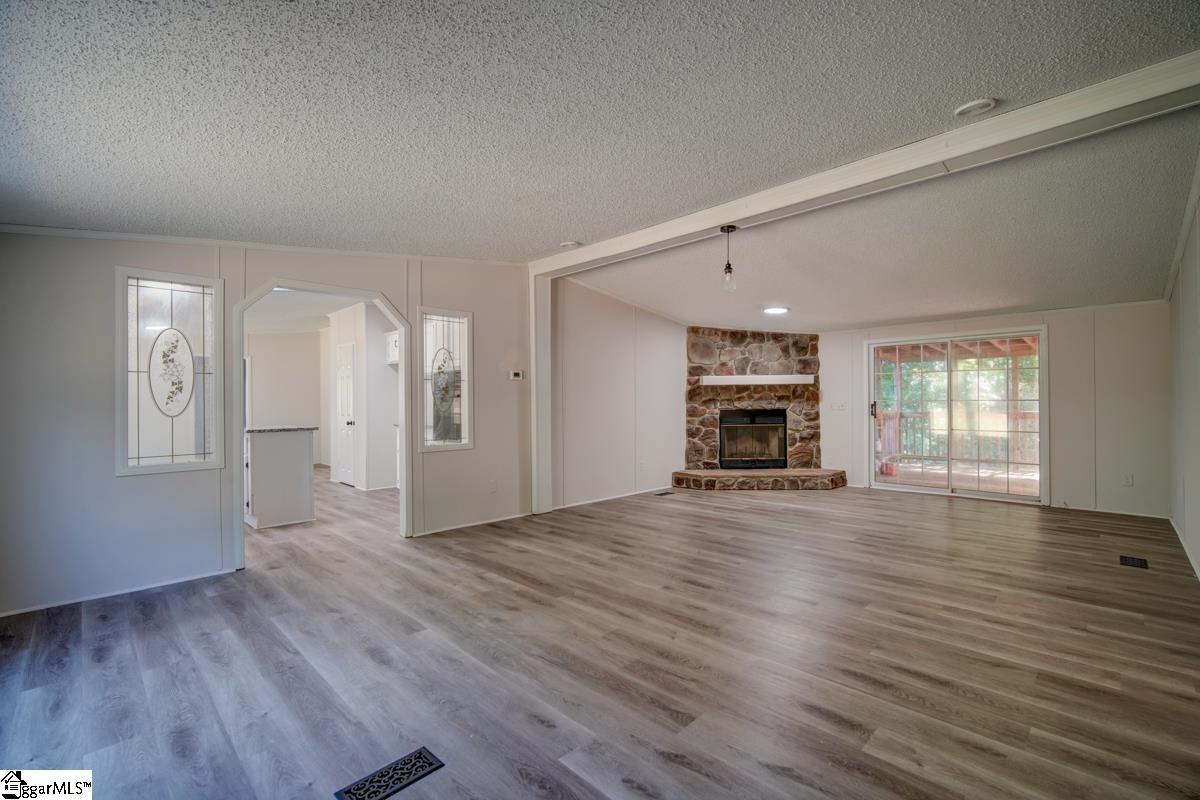 340 Henderson Road Easley, SC 29642 - Photo 7 of 30 Gallery Image 7