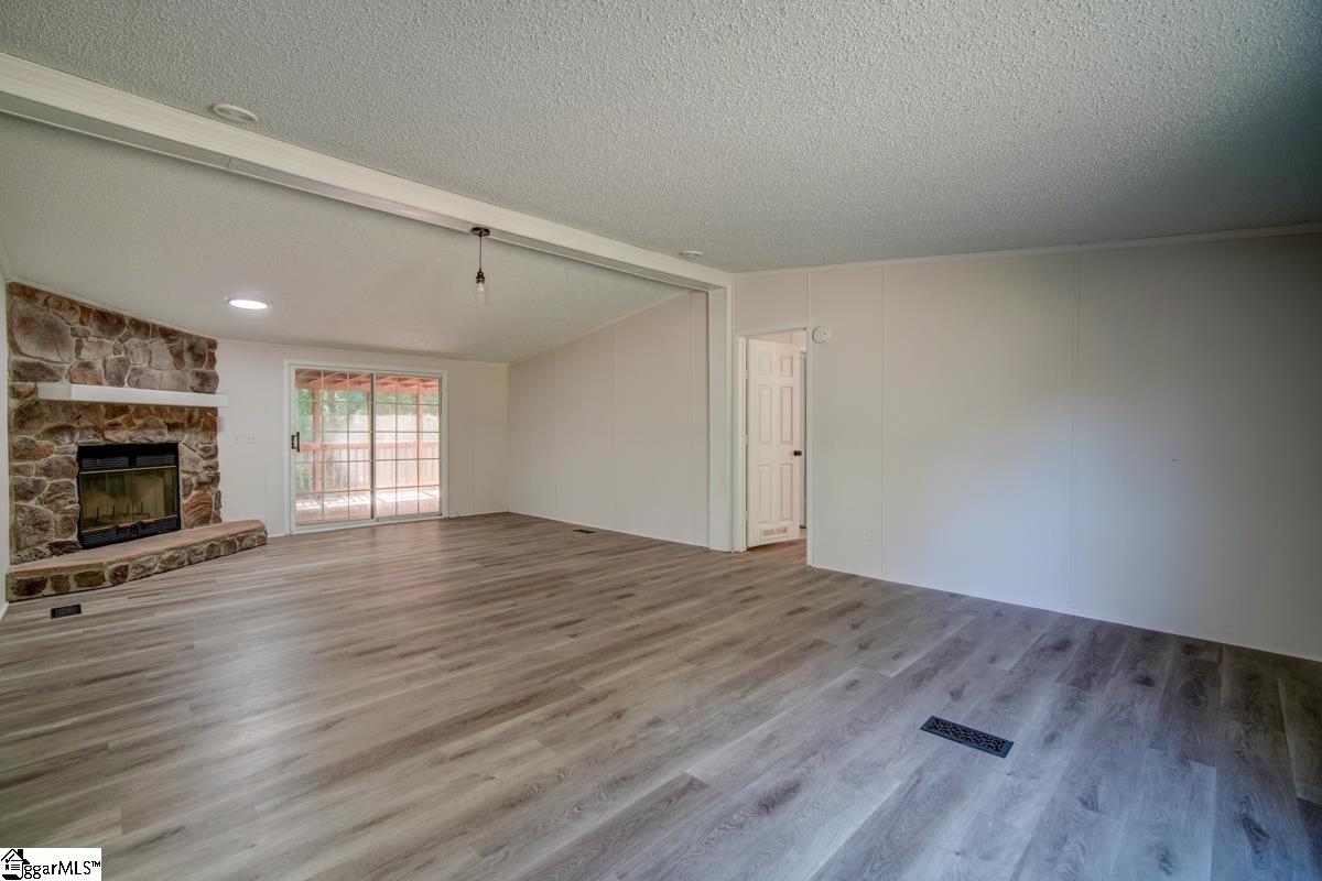 340 Henderson Road Easley, SC 29642 - Photo 8 of 30 Gallery Image 8
