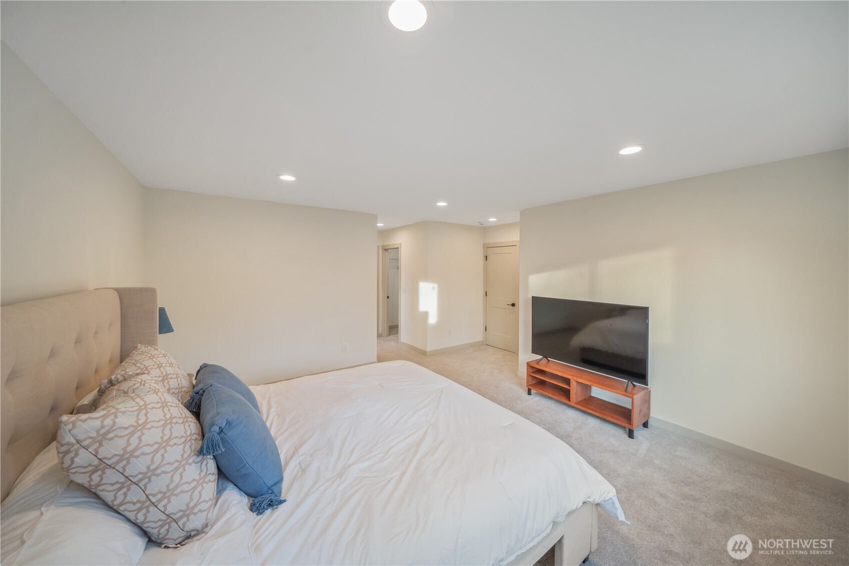 1249 Southwest 151st Street Burien, WA 98166 - Photo 14 of 23