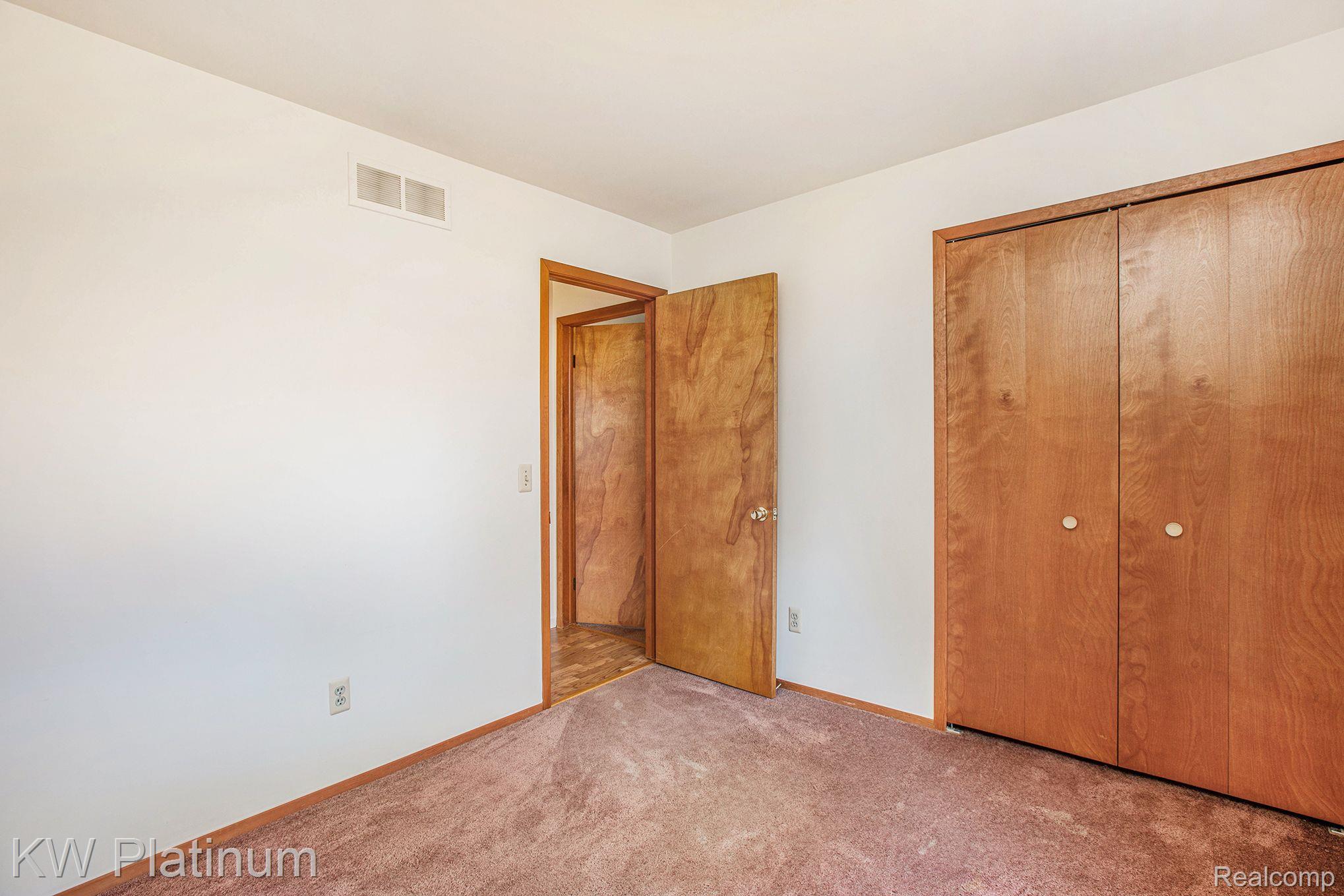 5229 Peekskill Drive Sterling Heights, MI 48310 - Photo 12 of 24 Gallery Image 12